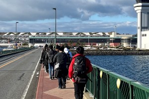 空港まで歩く　写真